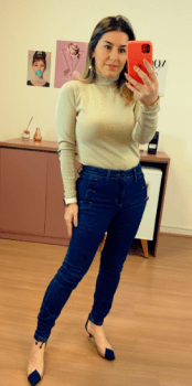 Calça jeans skinny botões forrados