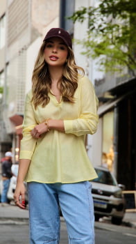 Blusa amarela gola 