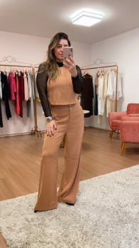 Conjunto blusa botões e calça